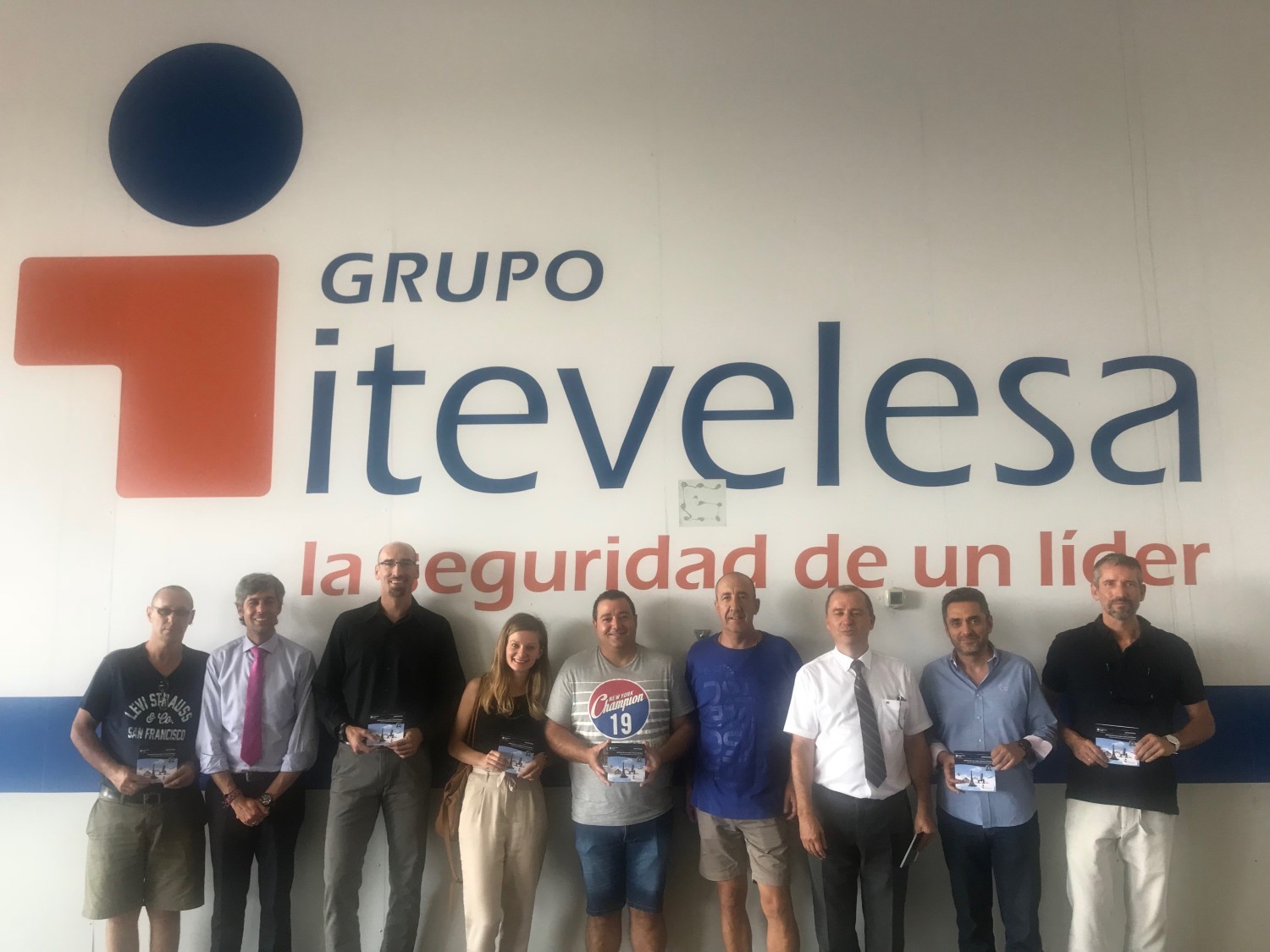 Grupo Itevelesa hace entrega de las Tarjetas Open Travel por valor de 250 € a los 8 ganadores del sorteo